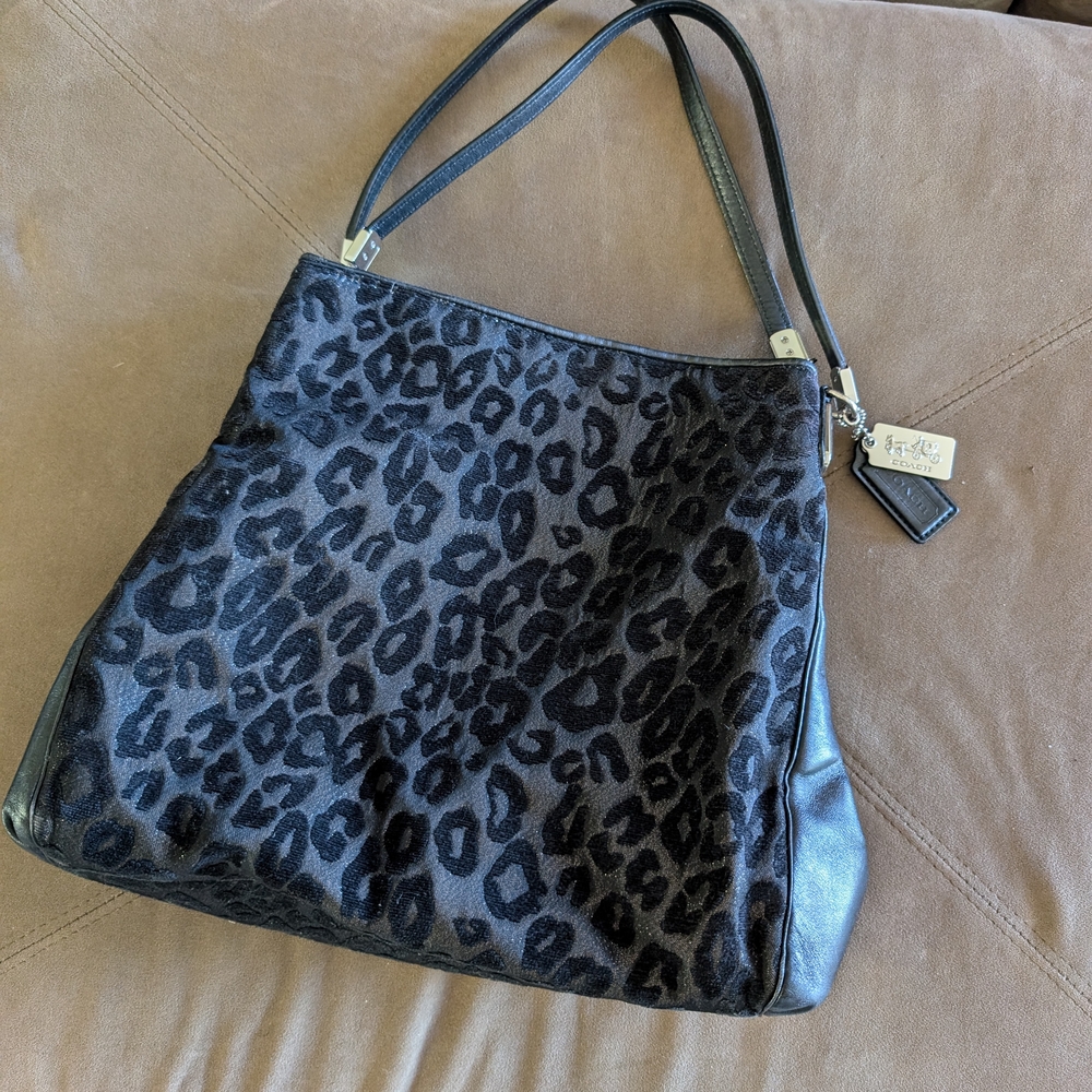 Coach Black Shoulder Bag with Classic Silhouette